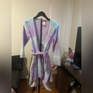 Sainteve Kids Purple & Teal Mermaid Scale Plush Robe, Girls Size S (7/8).